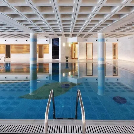 Elysia Park Grand & Wellness Up To 7 Guests דירה פאפוס