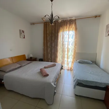 Elysia Park 2 Bedroom And Garden