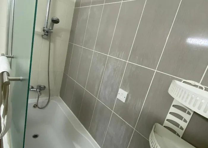 Elysia Park Grand & Wellness Up To 7 Guests Lejlighed Paphos