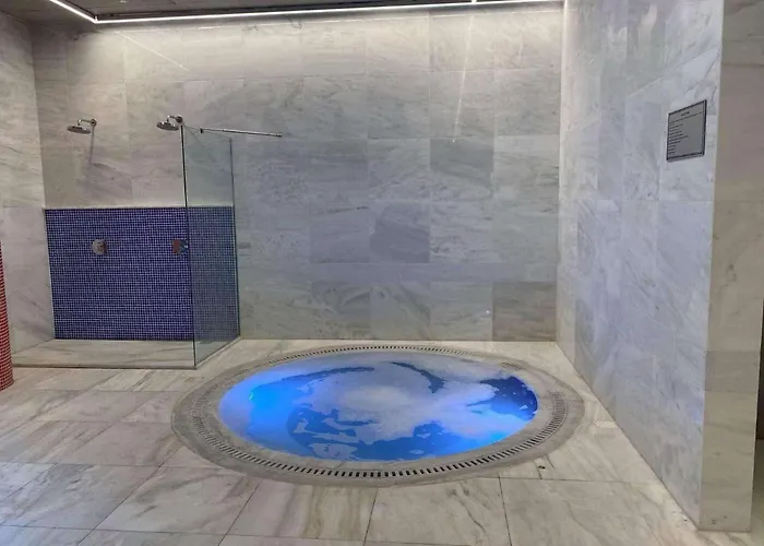 Elysia Park Grand & Wellness Up To 7 Guests Lejlighed *