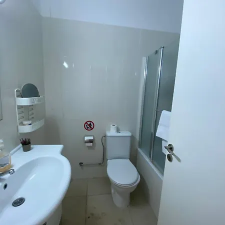 Elysia Park Grand & Wellness Up To 7 Guests פאפוס